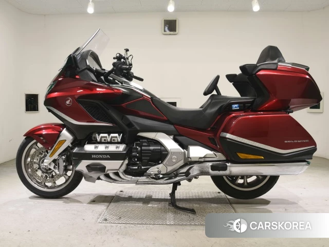 Проданный Honda GL1800 TOUR DCT 2022 из Японии, фото 2