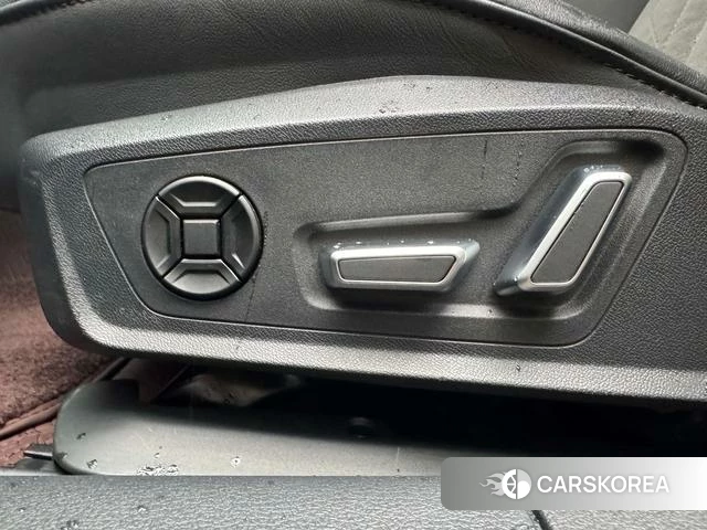 Audi A6L id 4321230 из Китая 23