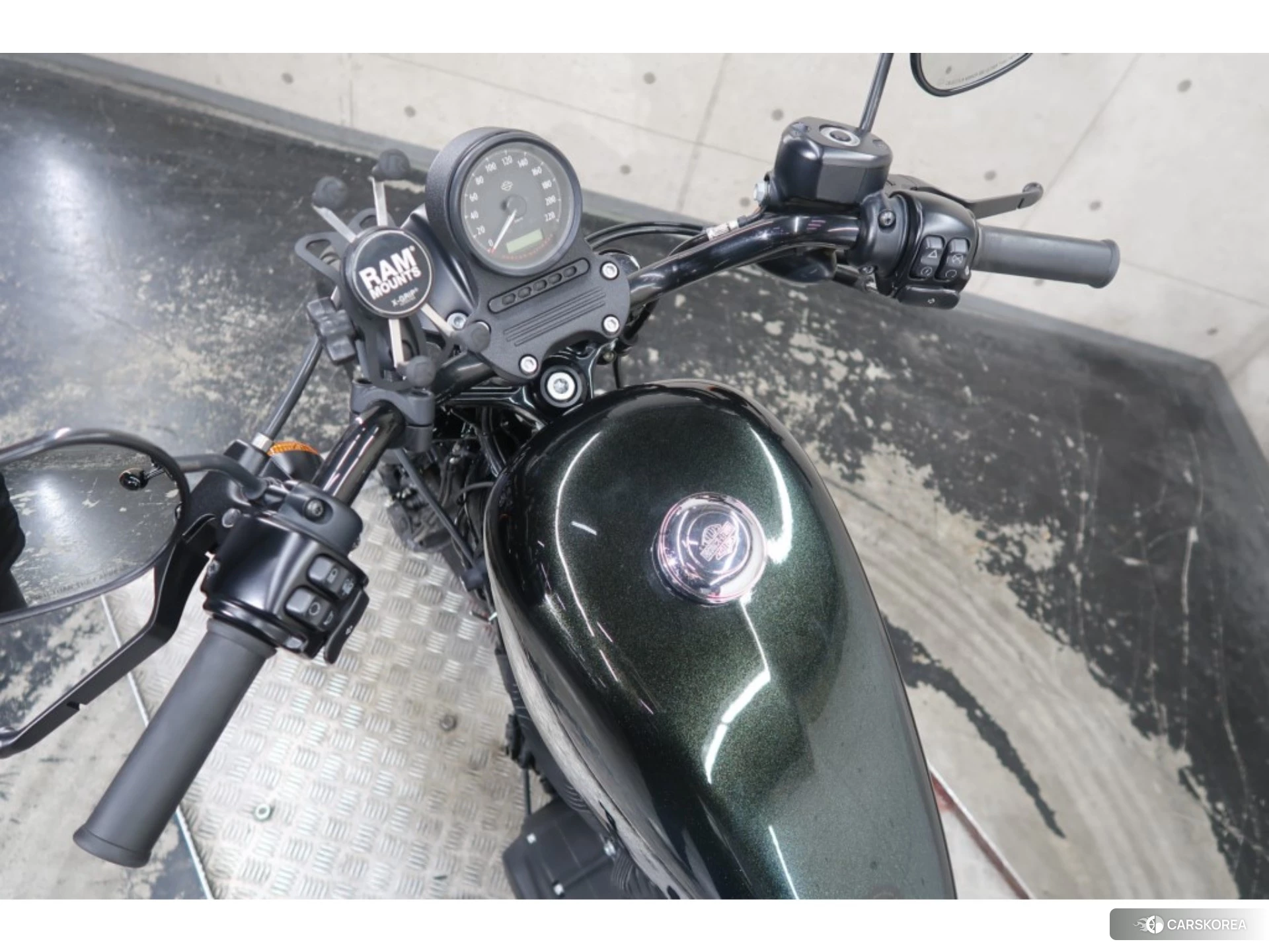 Harley-Davidson Sportster XL883N id 3946750 из Японии 25