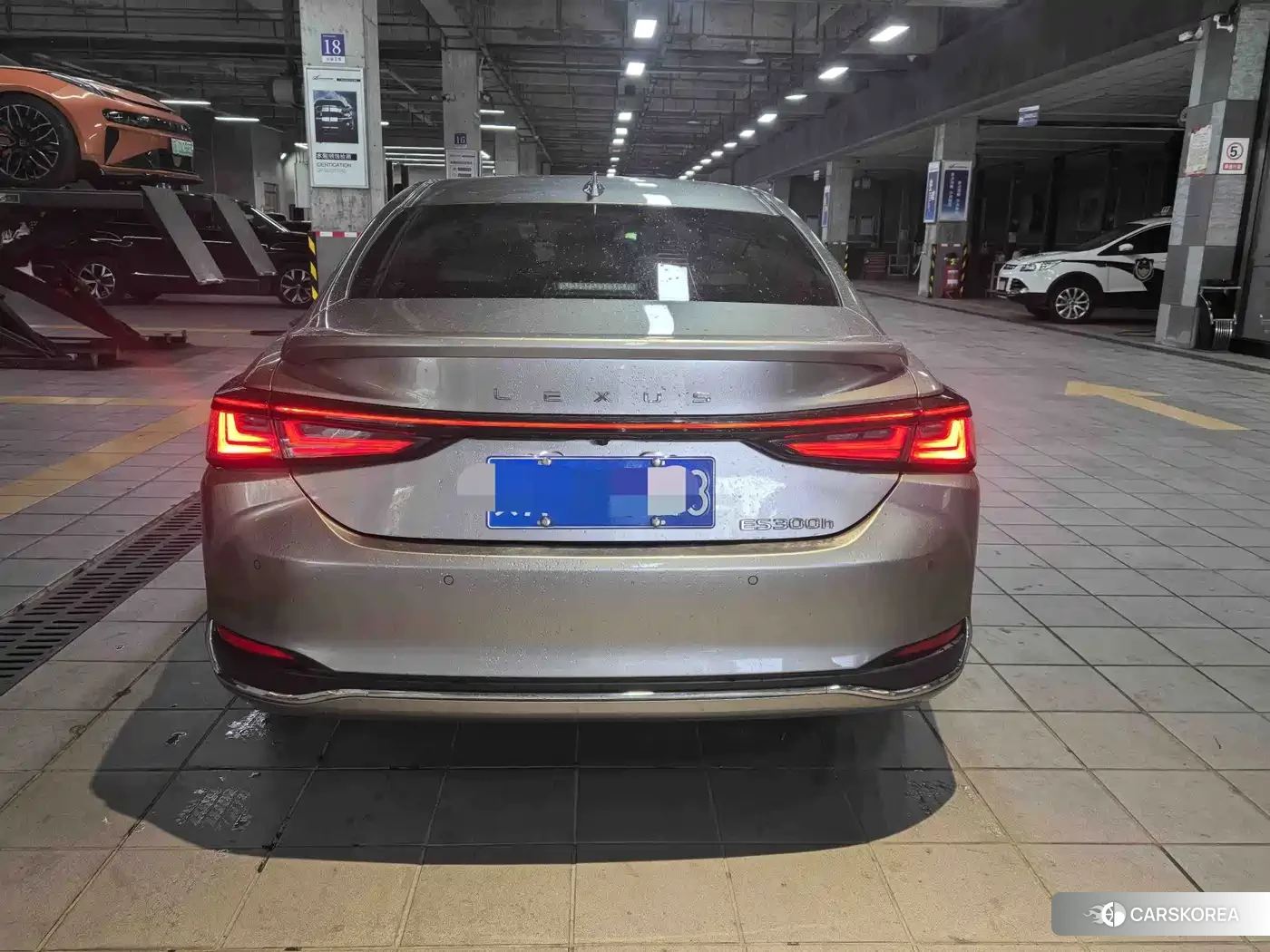 Lexus ES 2025 Silver/gray из Китая, фото 4