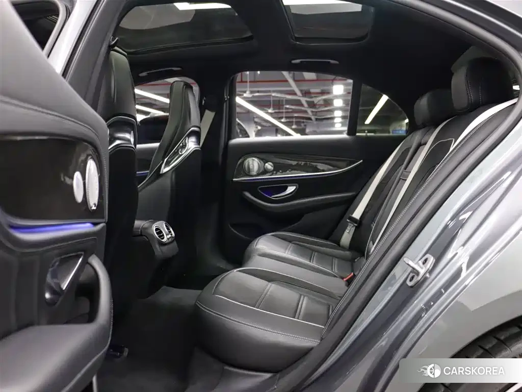 Mercedes-Benz E-class AMG id 4629185 из Китая 30