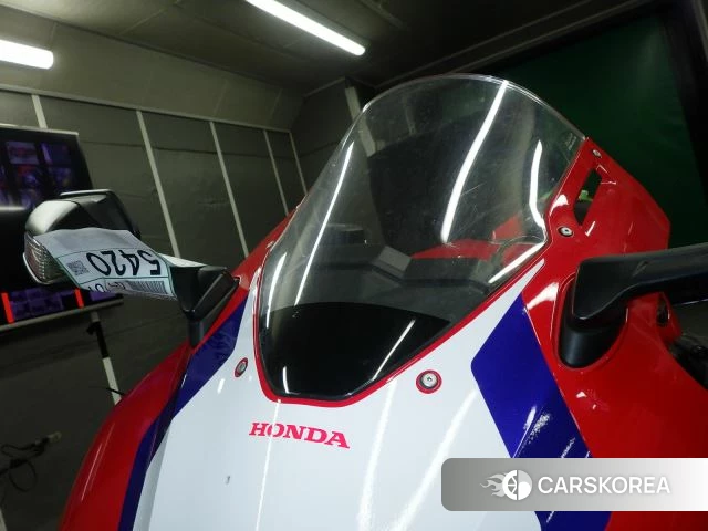 Проданный Honda CBR1000RR-R FIREBLADE SP id 3996783 из Японии, фото 18