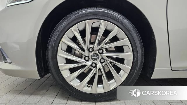 Lexus ES300h 7th generation id 4624979 из Кореи 24