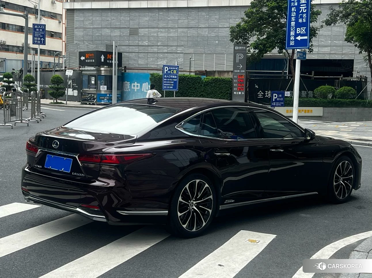 Lexus LS id 4441247 из Китая 14