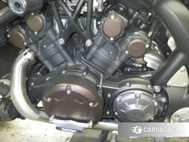 Engine photo
