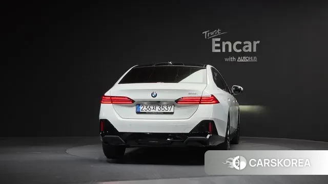 BMW 5 Series (G60) id 3689425 из Кореи 14