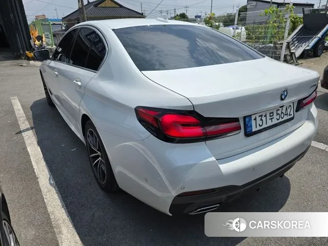 BMW 5 Series (G30) id 3043128 из Кореи 14