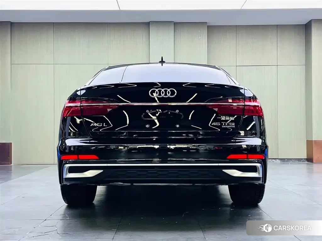 Audi A6L id 4653867 из Китая 10