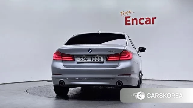 BMW 5 Series (G30) id 3239183 из Кореи 14