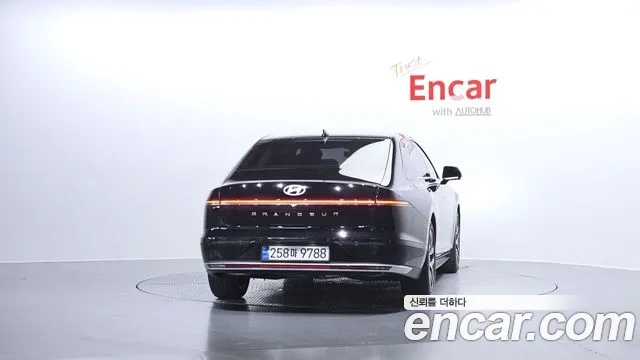 Hyundai Grandeur (GN7) id 2925798 из Кореи 14