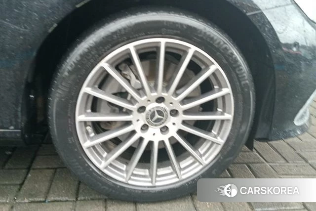 Mercedes-Benz E-class id 4259969 из Китая 11