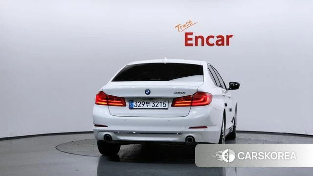 BMW 5 Series (G30) id 4625857 из Кореи 29