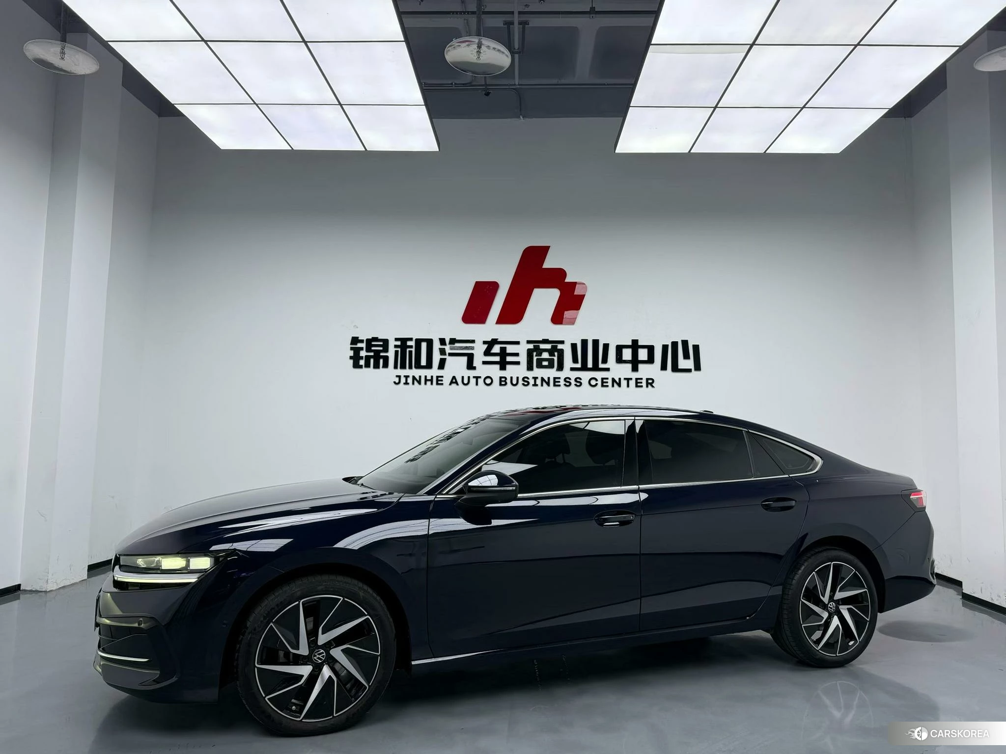 Volkswagen Magotan 2024 Синий из Китая, фото 4