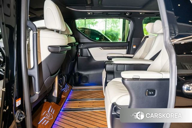 Lexus LM id 4262485 из Китая 17
