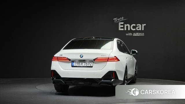 BMW 5 Series (G60) id 4230274 из Кореи 24