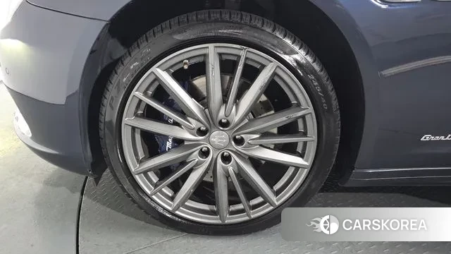 Maserati Quattroporte id 3530301 из Кореи 14