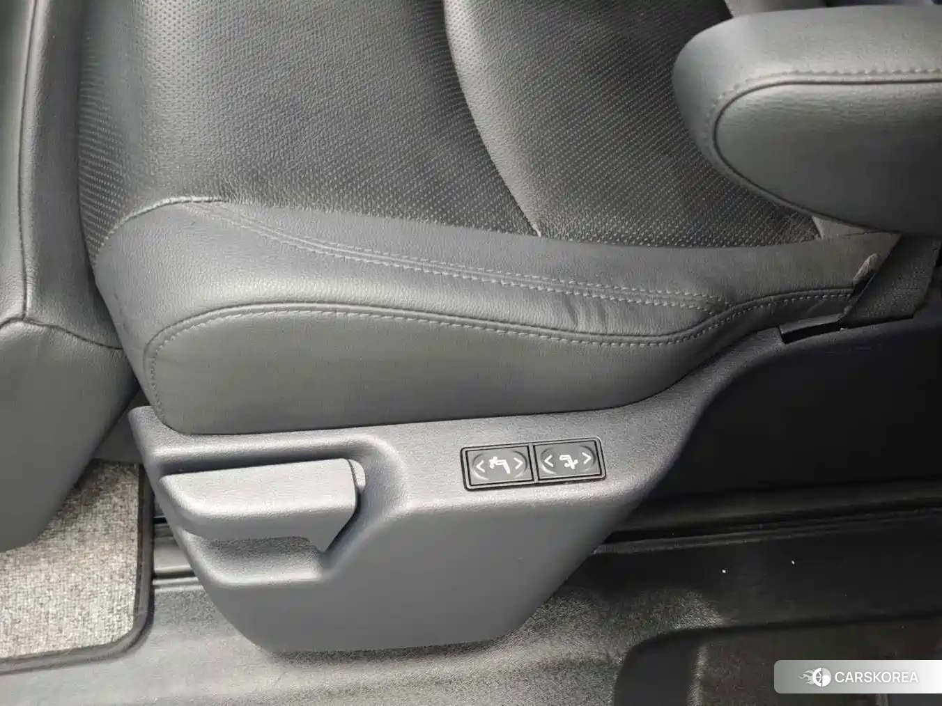 Toyota Sienna id 4617095 из Китая 14