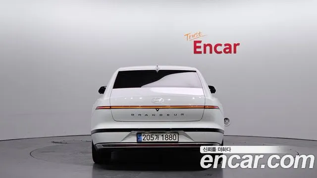 Hyundai Grandeur (GN7) id 2678987 из Кореи 14