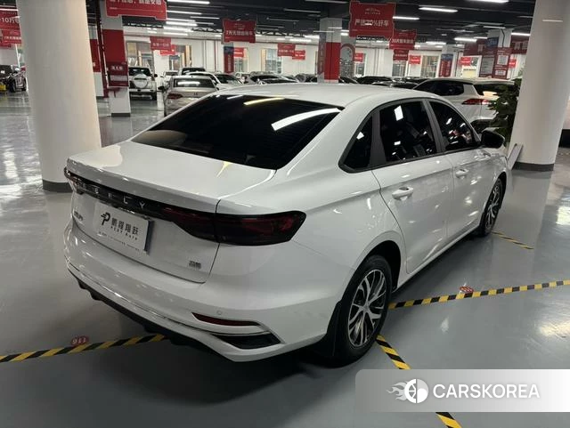 Geely Automobile Emgrand 2025 Белый из Китая, фото 5