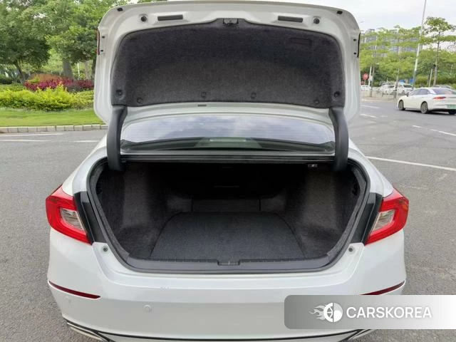 Honda Accord id 4276701 из Китая 9