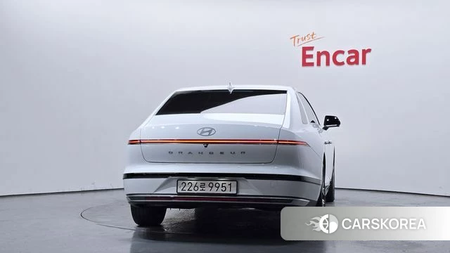 Hyundai Grandeur (GN7) id 3891852 из Кореи 14