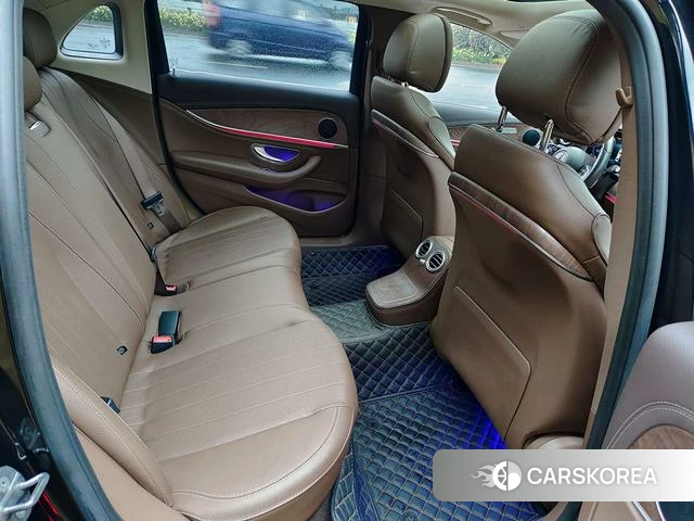 Mercedes-Benz E-class 2022 Черный из Китая, фото 4
