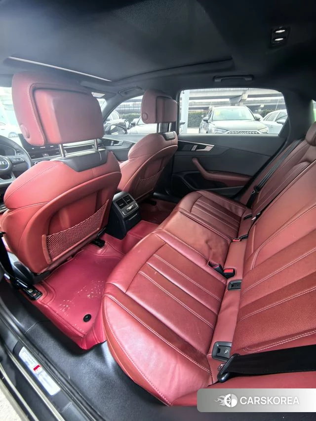 Audi A4L 2024 Темно-серый из Китая, фото 6