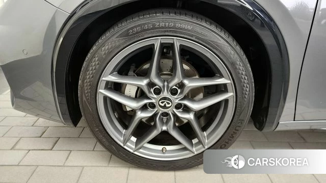 Infiniti Q30 id 4345638 из Кореи 26