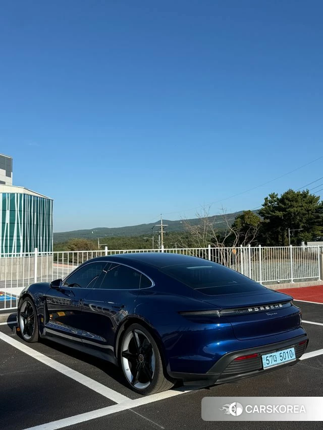 Porsche Taycan id 4842548 из Кореи 14