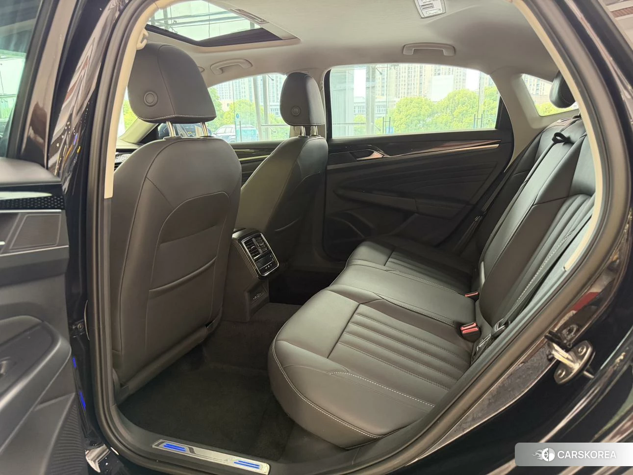 Volkswagen Passat PHEV id 4452458 из Китая 7