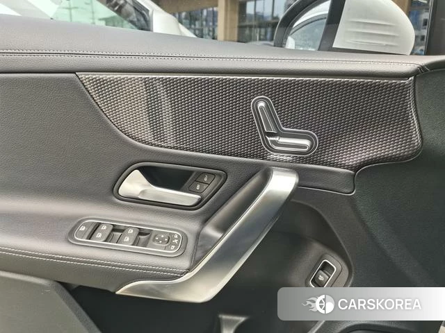 Mercedes-Benz Class A 2022 Белый из Китая, фото 4