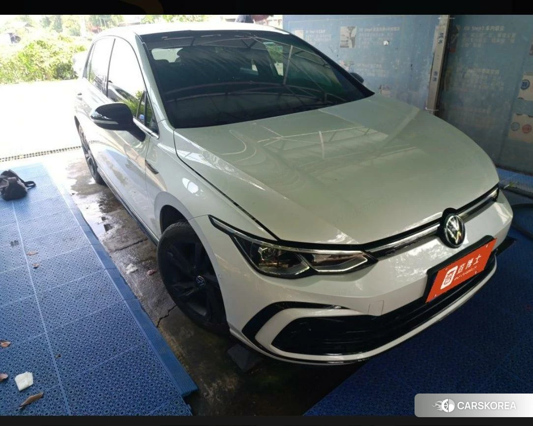 Volkswagen Golf 2022 Белый из Китая, фото 4