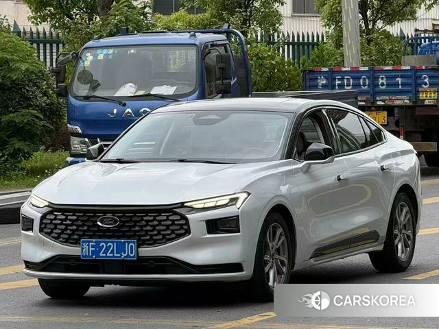 Ford Mondeo 2022 Белый из Китая, фото 4