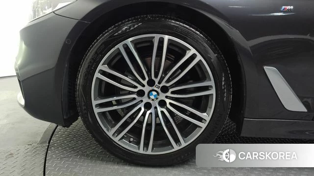 BMW 5 Series (G30) id 3916582 из Кореи 14