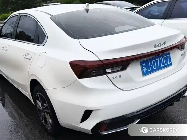 Kia K3 2023 Белый из Китая, фото 5