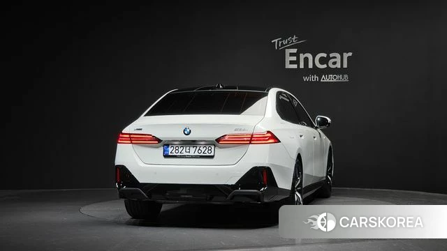BMW 5 Series (G60) id 4474278 из Кореи 26