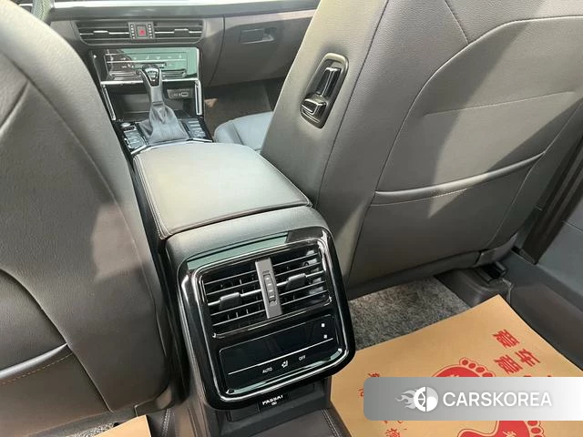 Volkswagen Passat id 4260302 из Китая 11