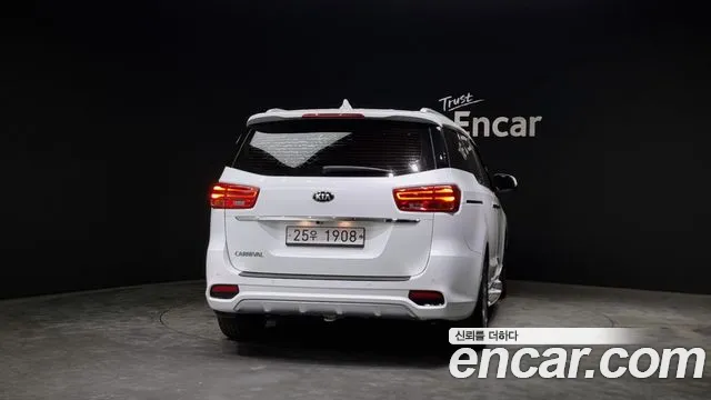 Kia The New Carnival id 2414395 из Кореи 14