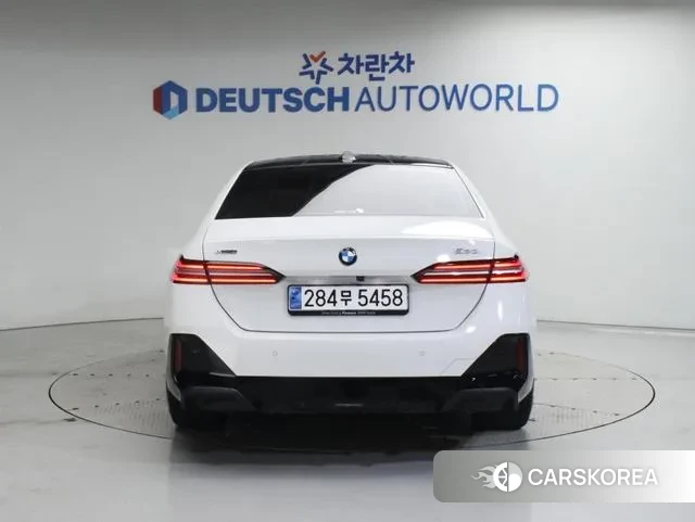 BMW 5 Series (G60) id 2930136 из Кореи 14