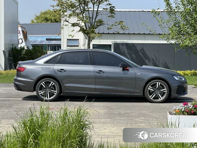 Audi A4L id 4272641 из Китая 11