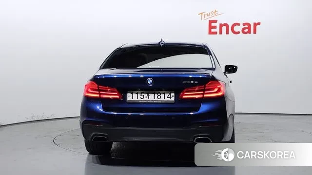 BMW 5 Series (G30) id 3144435 из Кореи 14