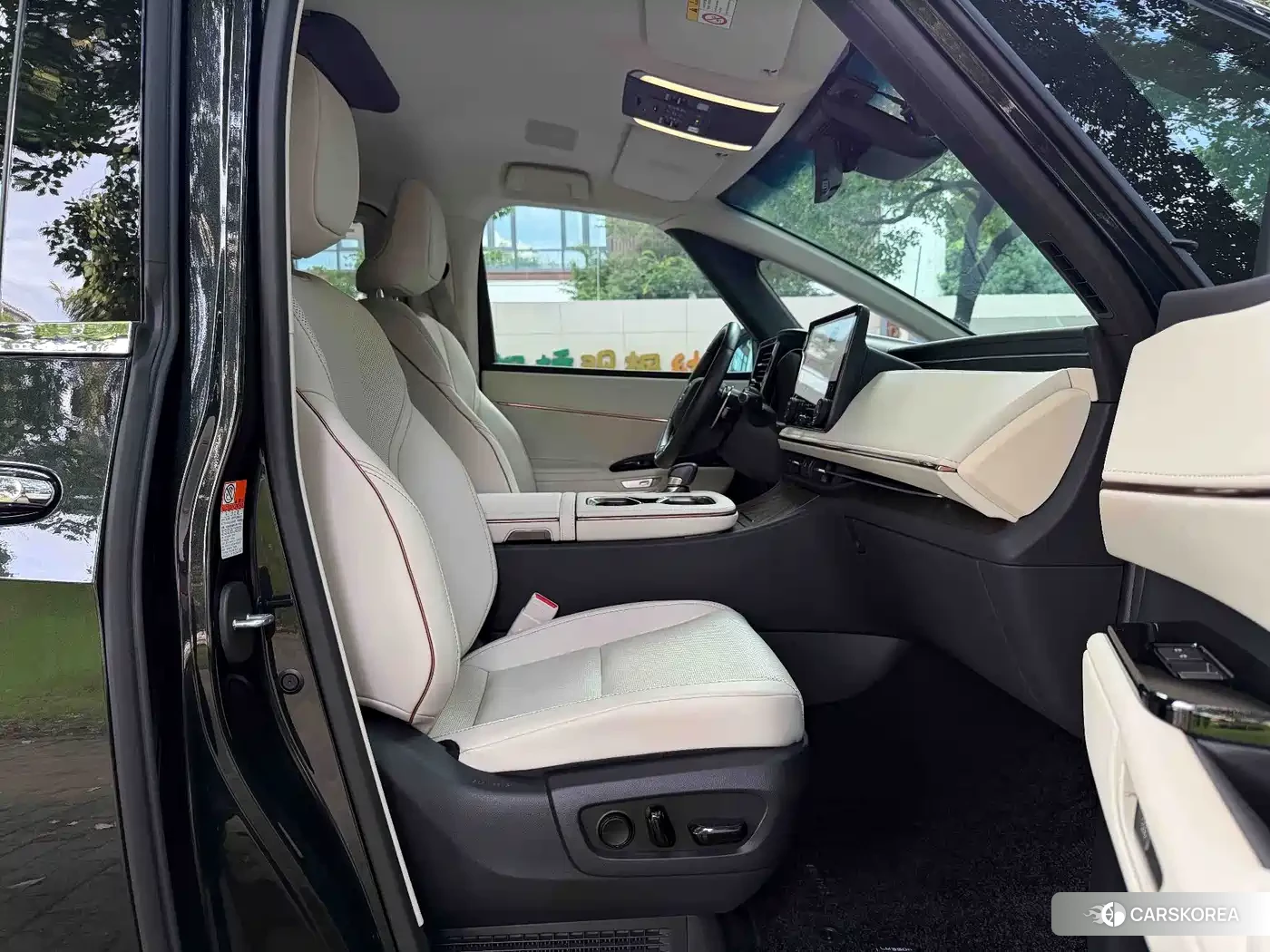 Lexus LM id 4664429 из Китая 17