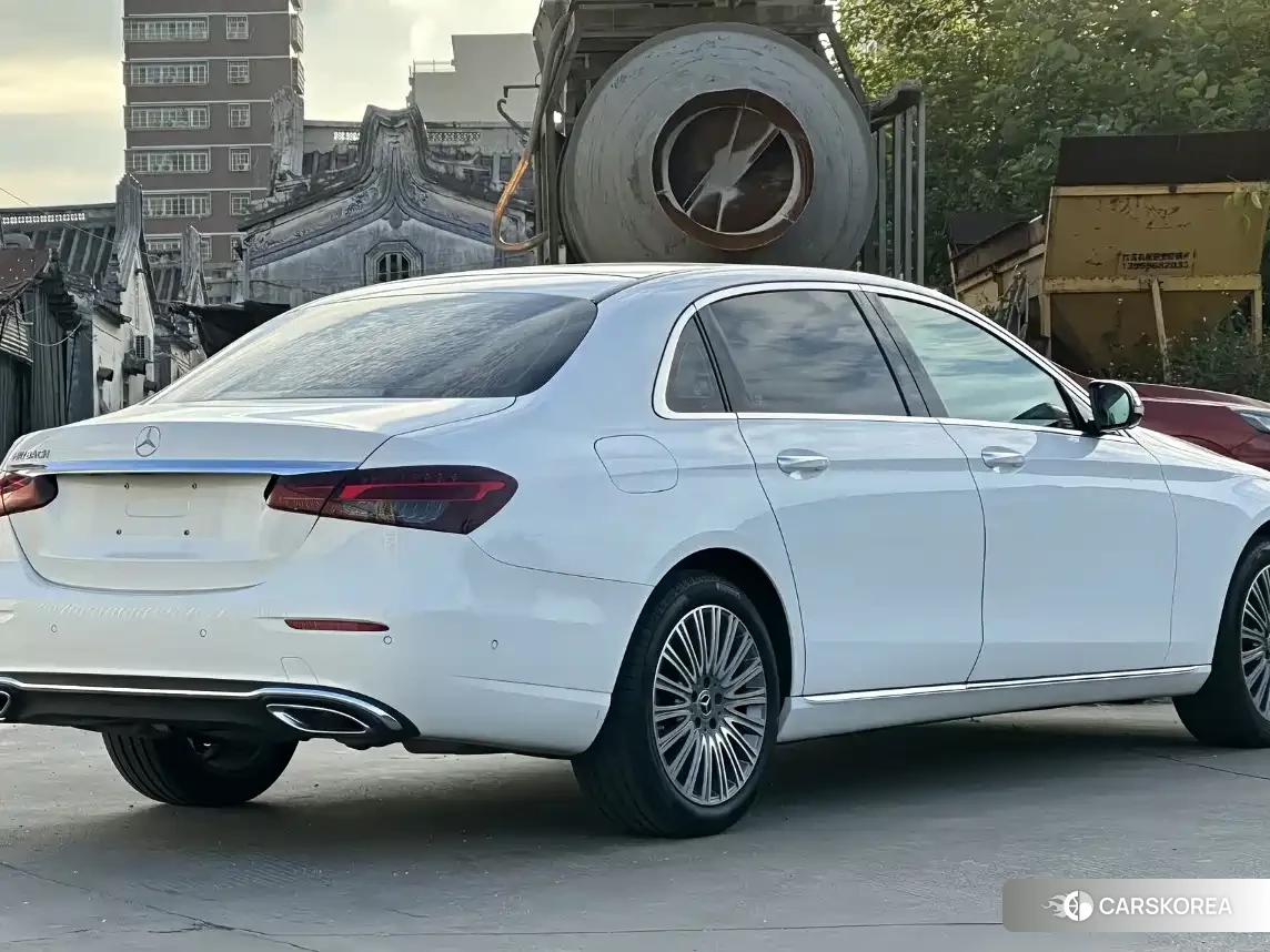 Mercedes-Benz E-Class 2022 Белый из Китая, фото 4
