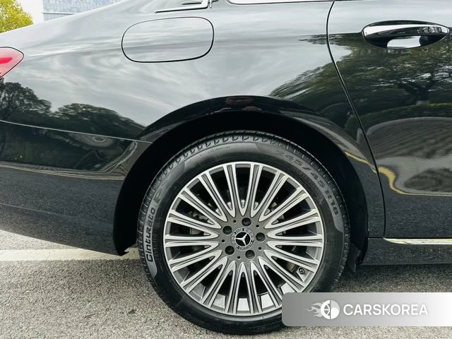 Mercedes-Benz E-class id 4278063 из Китая 21