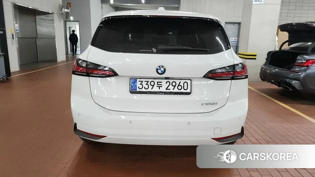 BMW 2 Series Active Tourer (U06) 2024 Белый из Кореи, фото 4