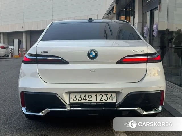 BMW 7 Series (G70) id 3382809 из Кореи 14