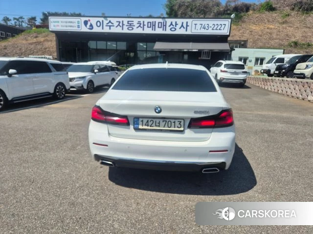 BMW 5 Series (G30) 2022 Белый из Кореи, фото 5