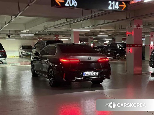 BMW 7 Series (G70) 2025 Черный из Кореи, фото 4