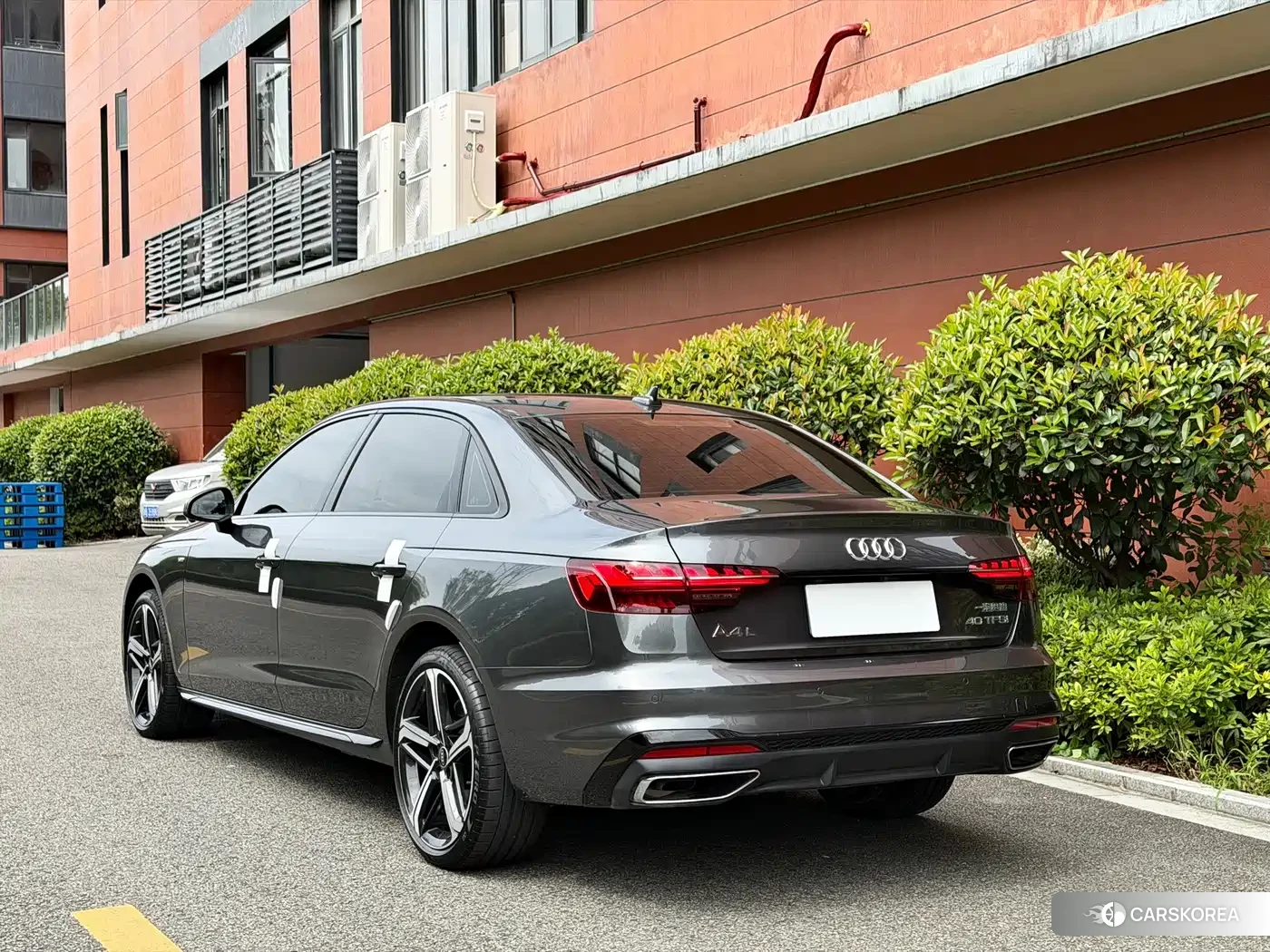 Audi A4L id 4622637 из Китая 11
