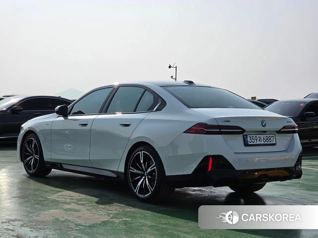 BMW 5 Series (G60) id 3838435 из Кореи 14